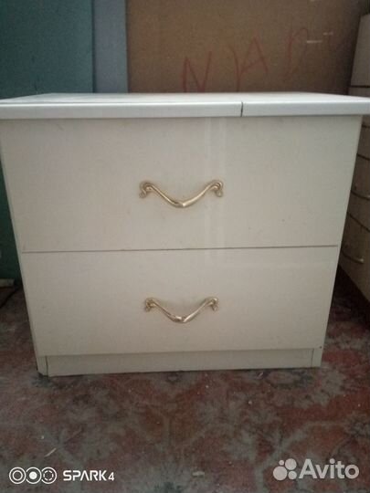 Тумба белая