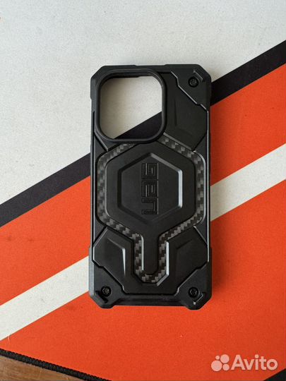 Чехол UAG Monarch pro