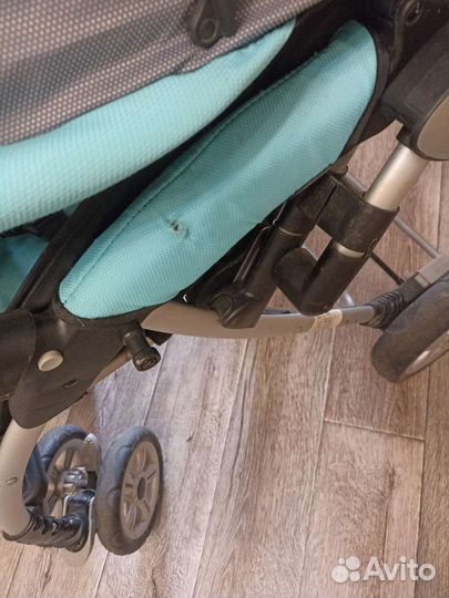 Прогулочная коляска с перекидной ручкой