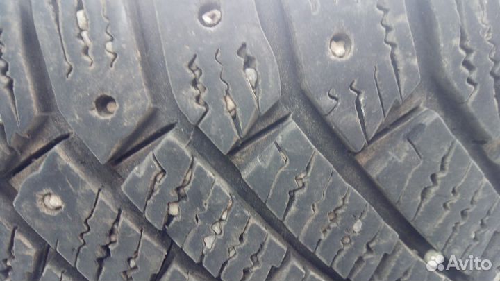 Gislaved Nord Frost 200 215/60 R16