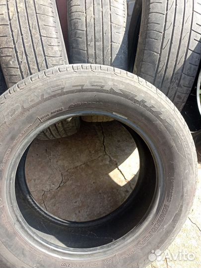 Bridgestone Dueler H/P 215/65 R16