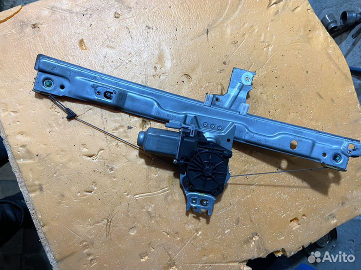 Стеклоподъемник передний левый Peugeot 207