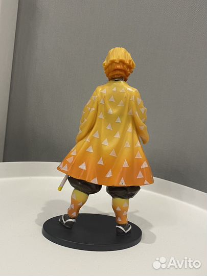 Зеницу фигурка