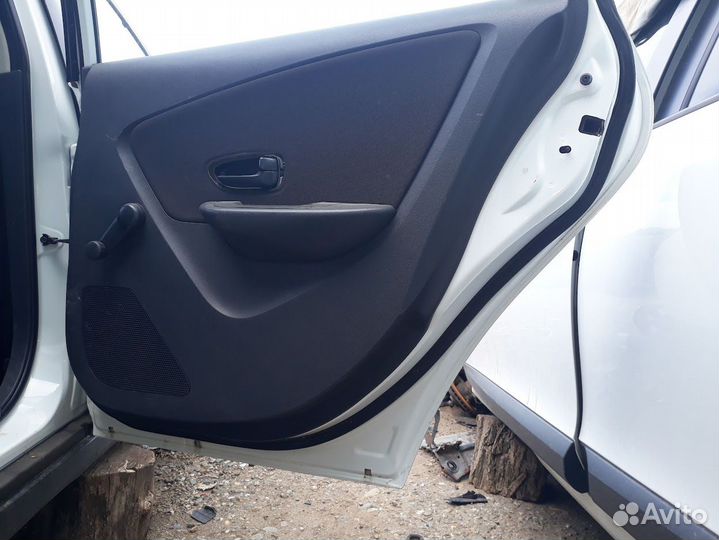 Двери задние правые almera g15