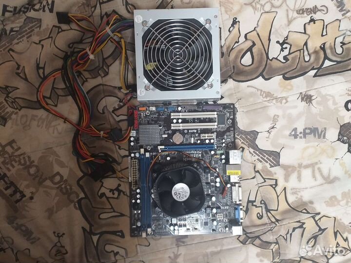 Материнская плата с процессором, кулером и бп