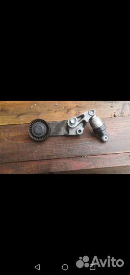 Натяжитель ремня