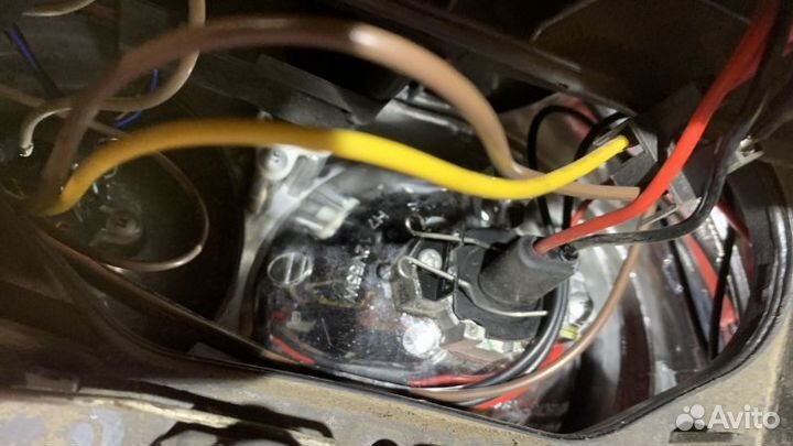 Фара левая Volkswagen Transporter