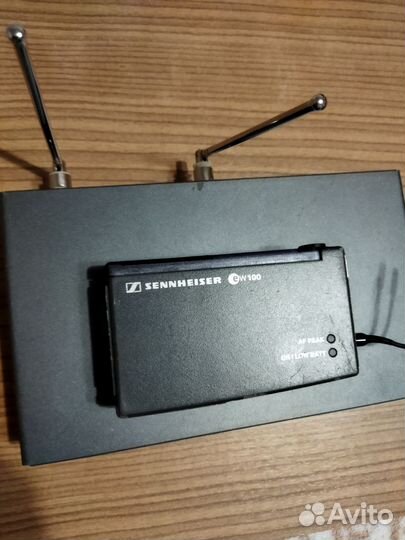 Радио микрофон sennheiser EM100