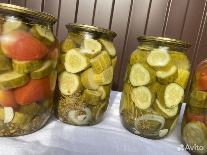 Маринованные огурцы, помидоры