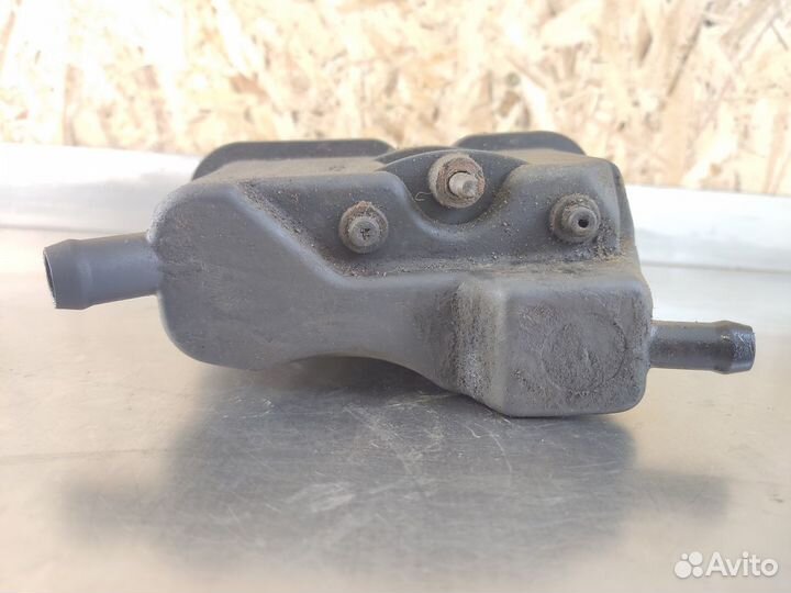 Бачок гидроусилителя Volkswagen Golf 3