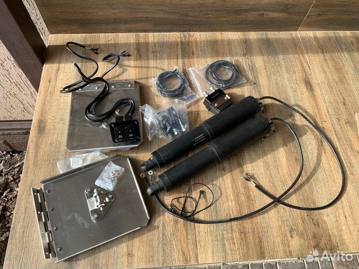 Транцевые плиты