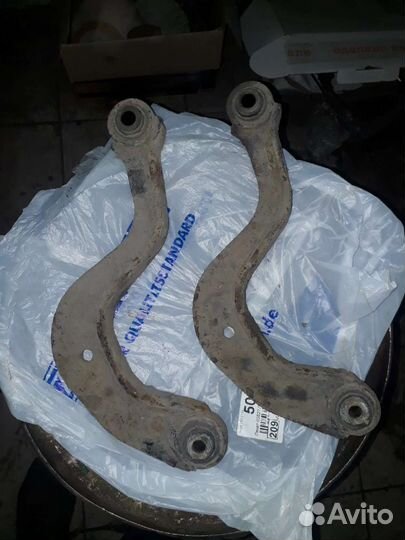 Рычаги задней подвески верхние VW Passat B6