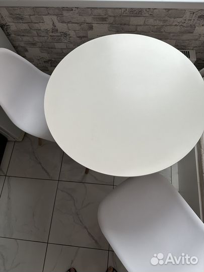 Кухонный стол и стулья комплект