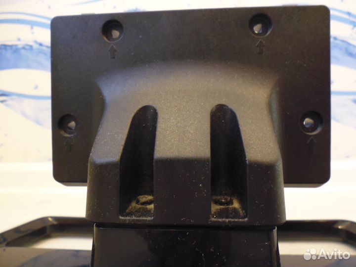 Подставка от LG 32LM580S с крепежом