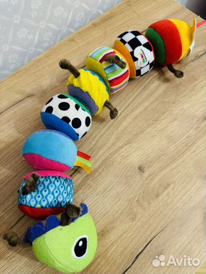 Игрушки lamaze гусеница