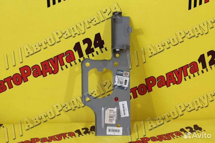 Рамка радиатора Лада Веста (Панель) правая (8450039306)