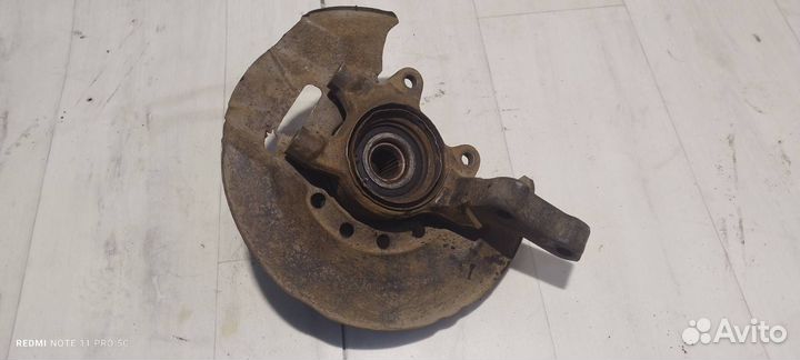 Кулак передний правый LADA 2112 2004