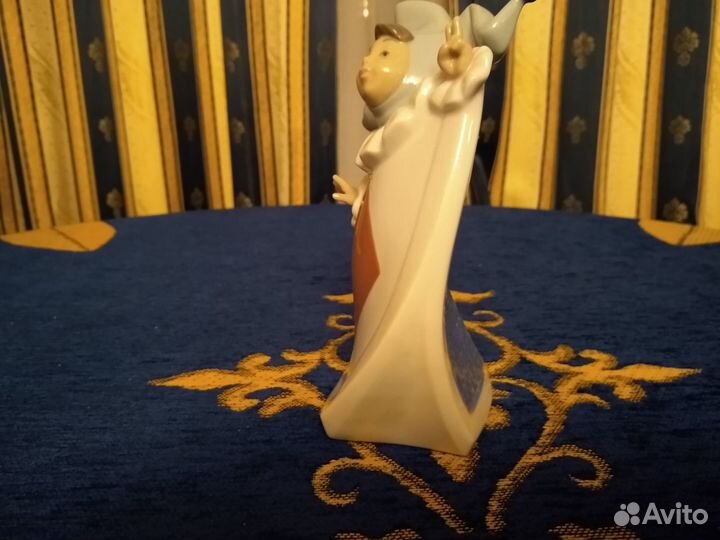 Фарфоровая статуэтка: NAO lladro Шут: Бубновый Туз