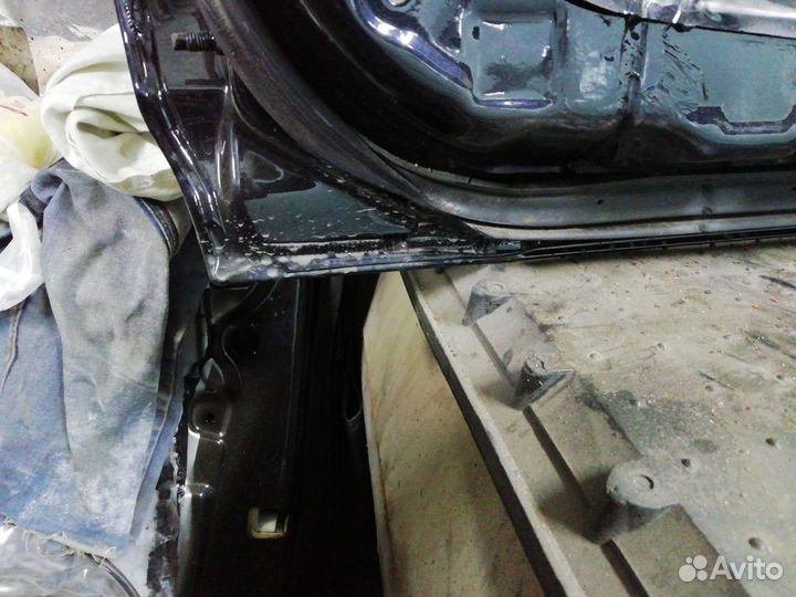 Дверь задняя Nissan Laurel c35