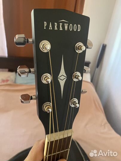 Электро-акустическая гитара