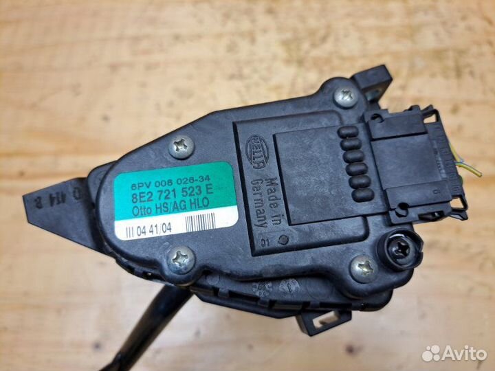 Педаль Volkswagen Passat 3B3 AWT 2004