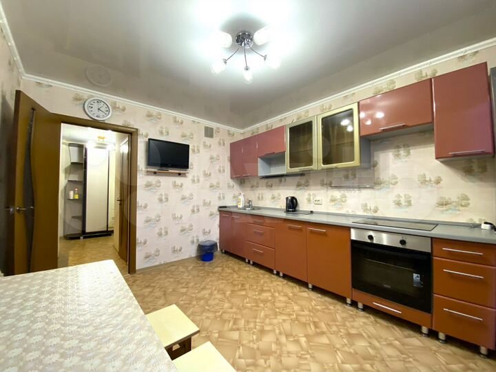2-к. квартира, 72 м², 7/17 эт.