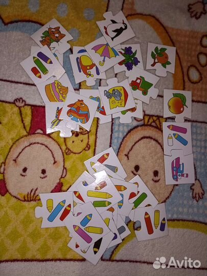 Игрушки, книги, кубики