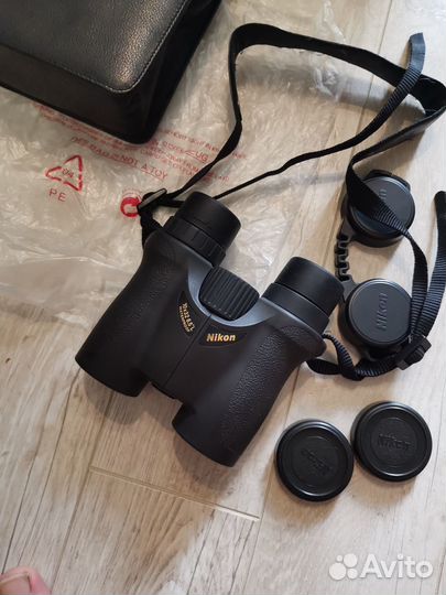 Бинокль Nikon 10x32HG L