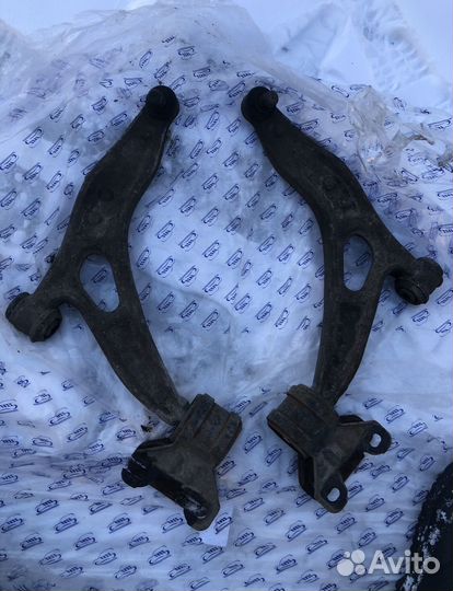 Передний нижний рычаг Ford Focus 3