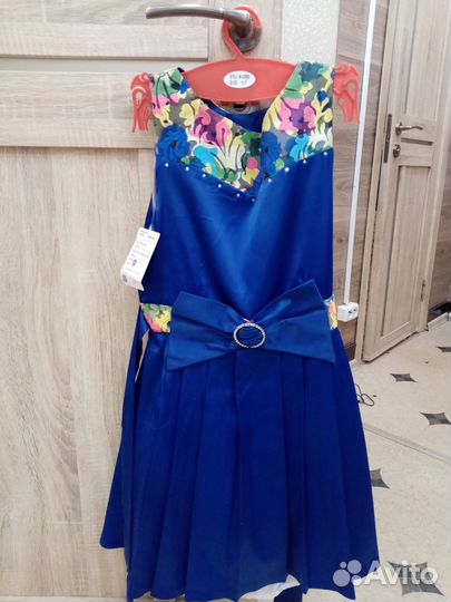 Платье для девочки новое 34 размер