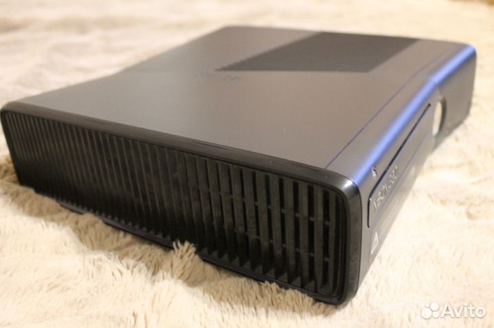 Xbox 360 Slim, (freeboot) + 150 игр
