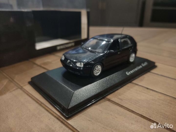 Volkswagen golf 4 1/43 minichamps