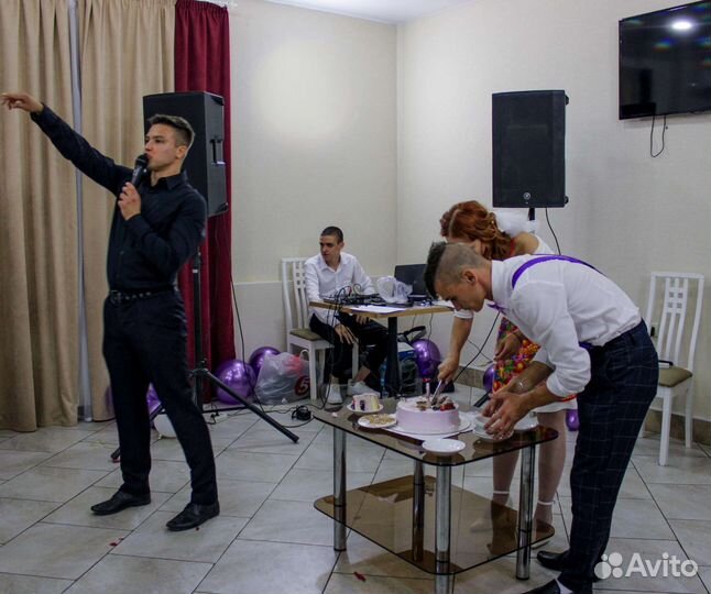 Ведущий мероприятий тамада