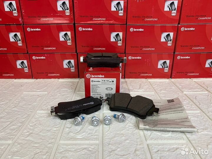 Задние тормозные колодки Brembo P85154