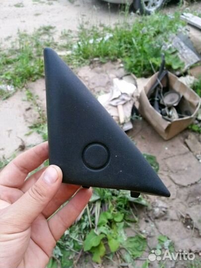 Обшивка левой передней двери тойота корона калдина