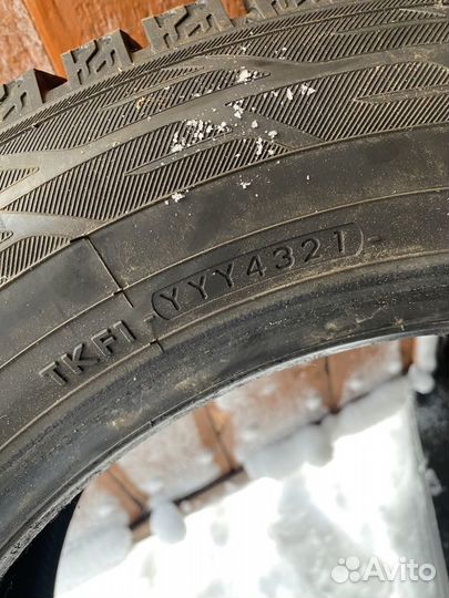 Yokohama Ice Guard Stud IG55 215/60 R16