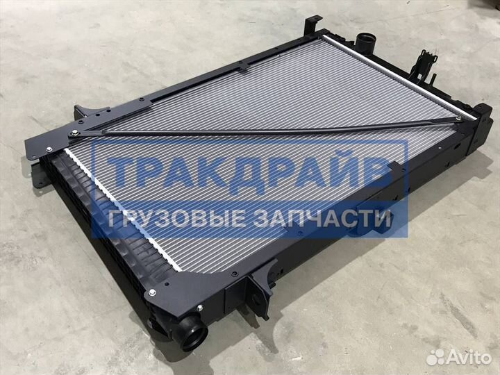 Радиатор DAF CF85 двигателя с рамкой