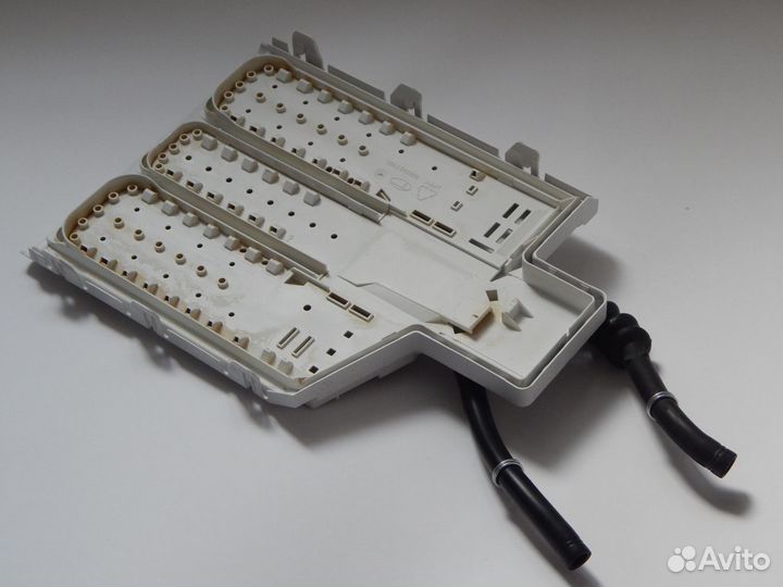 Верхняя часть диспенсера ст.машины Bosch 00702580