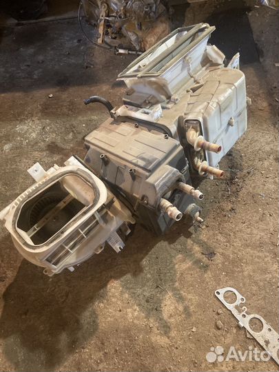 Корпус печк по частям nissan maxima а32