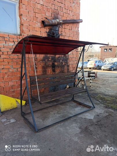 Качели садовые с крышей