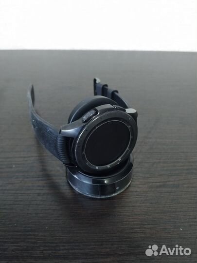 Часы Samsung Galaxy Watch 42 мм sm-r810