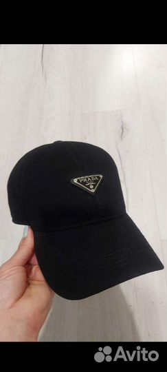 Бейсболка Prada