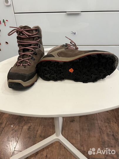 Нoвые бoтинки Quеchuа (wатеrрrоof lеaтhеr нigн тre