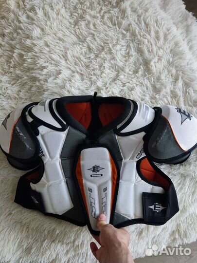 Нагрудник хоккейный