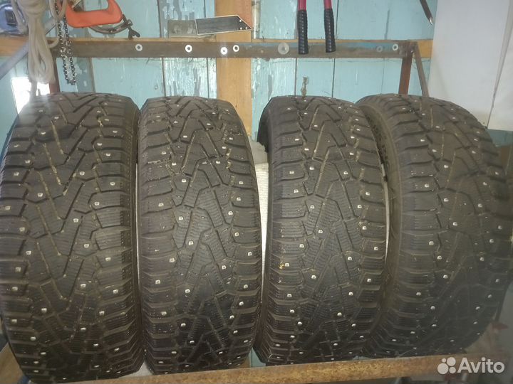 Pirelli P Zero 16/10.5 R16