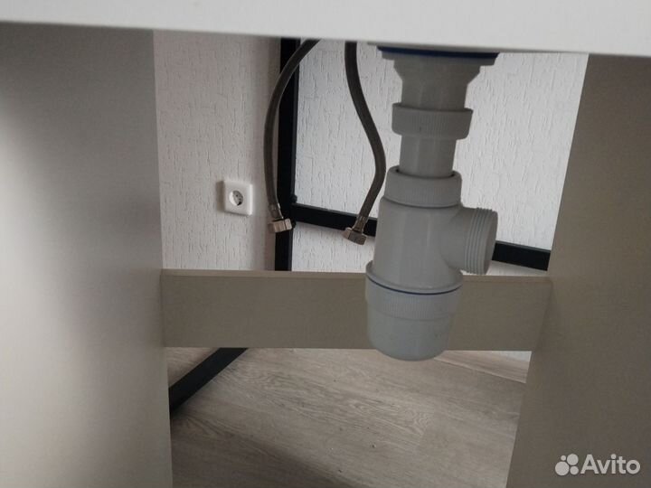 Смеситель, мойка, раковина, тумба