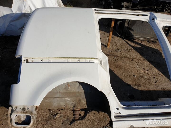 Крыло заднее правое бок бочина vw caddy 3 порог