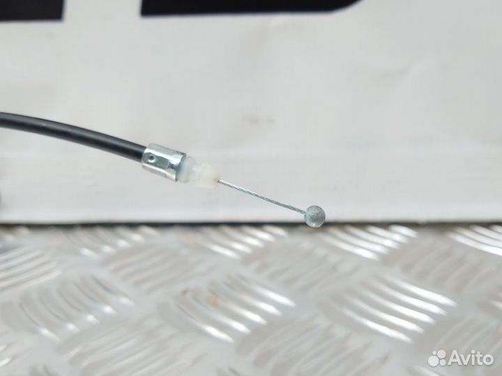 Трос открывания капота Mitsubishi Outlander