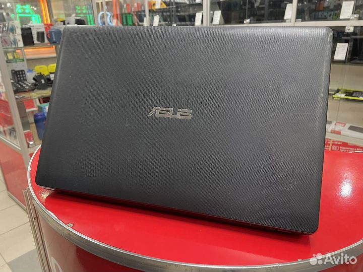 Ноутбук Asus X552E