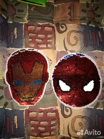 Нашивка на одежду двухцветная из паеток